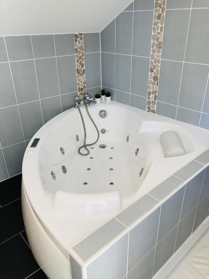 Grand Appartement 1Ch Vue Ocean 술락쉬르메르 외부 사진