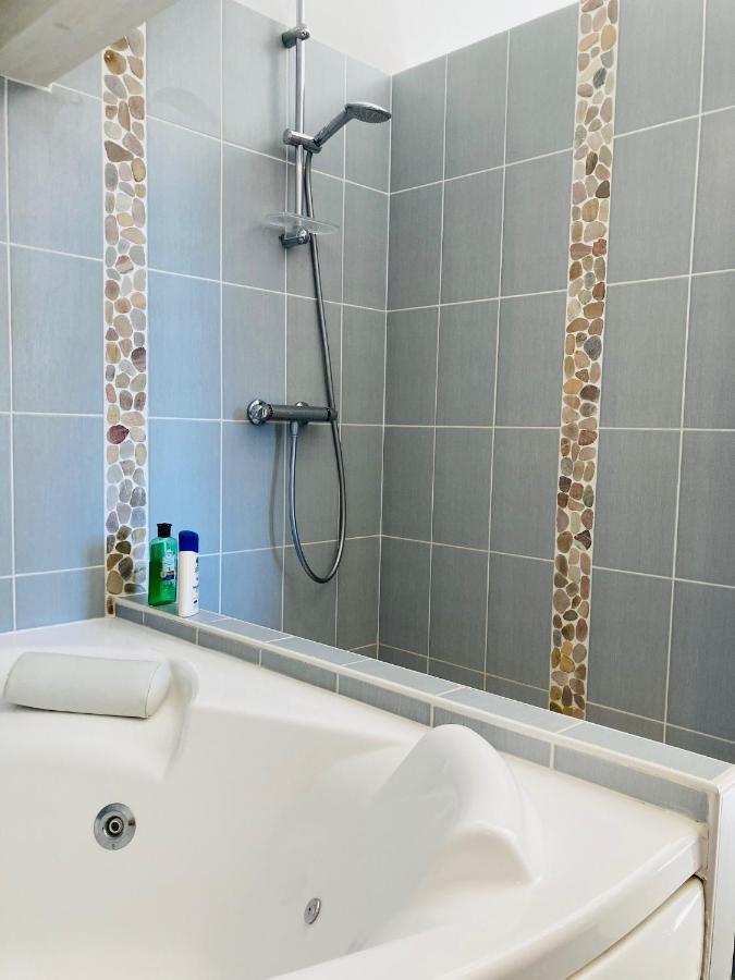 Grand Appartement 1Ch Vue Ocean 술락쉬르메르 외부 사진
